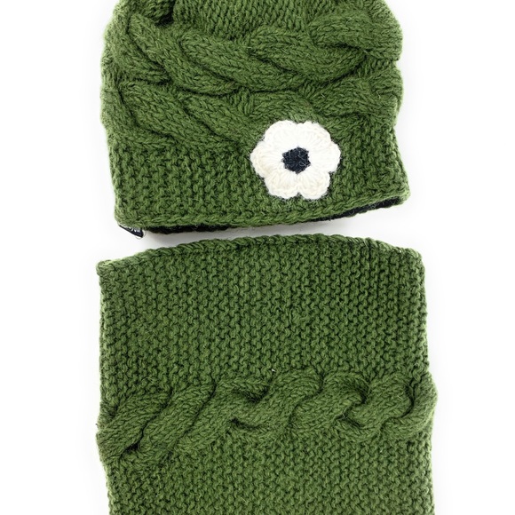 Woolen Beanie And Neck Warmer Set - Picture 6 of 7